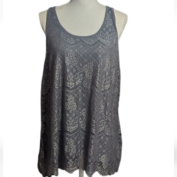 Sleeveless lace top - Picture 2 of 8